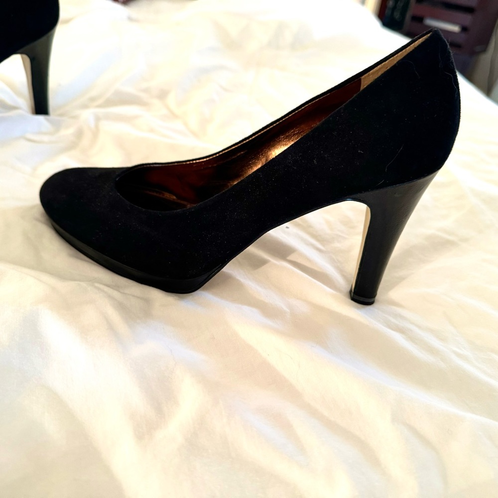 Enzo Angiolini size 8.5 suede and leather heel